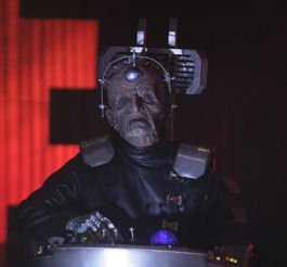 Illustration for article titled First Awful Glimpse Of Keanu Reeves As Klaatu
